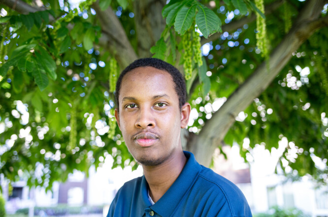 Abdirahman Hassan, leder for NJs studentklubb på Oslo Met, reagerte på ordlyden i NRKs henvendelse.