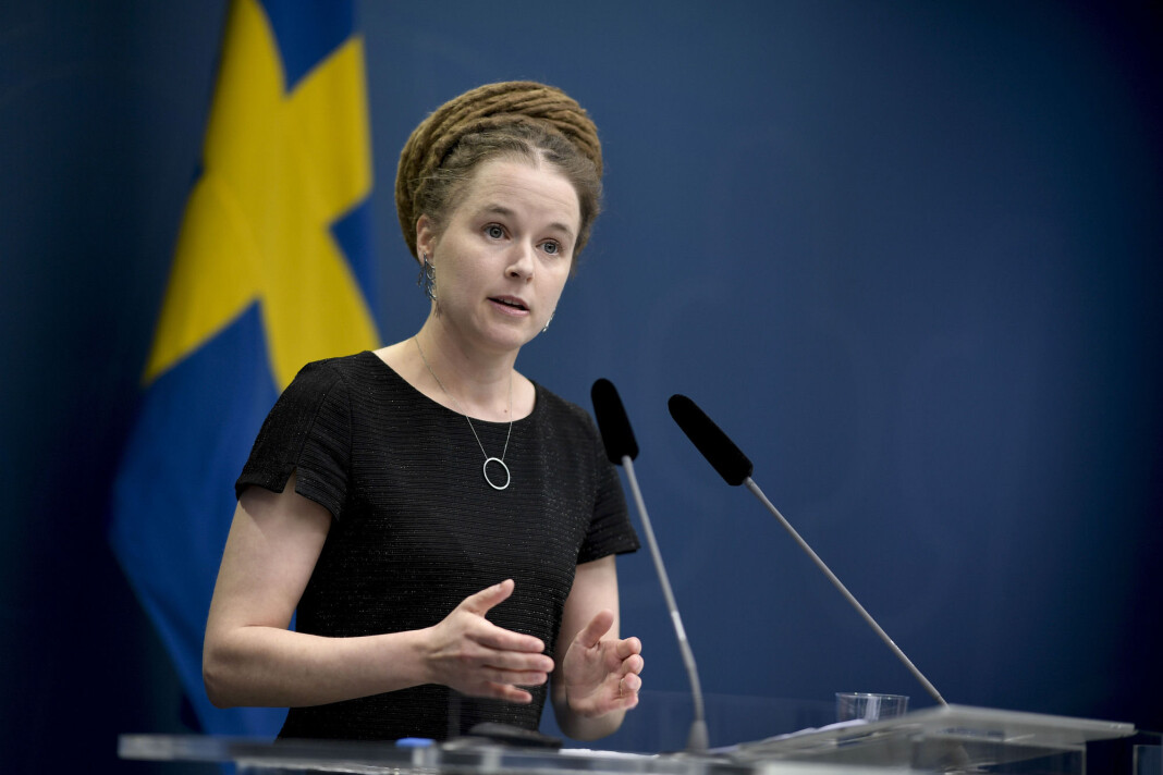 Kulturminister Amanda Lind varsler økt mediestøtte i Sverige. Kulturminister Amanda Lind varsler økt mediestøtte i Sverige.