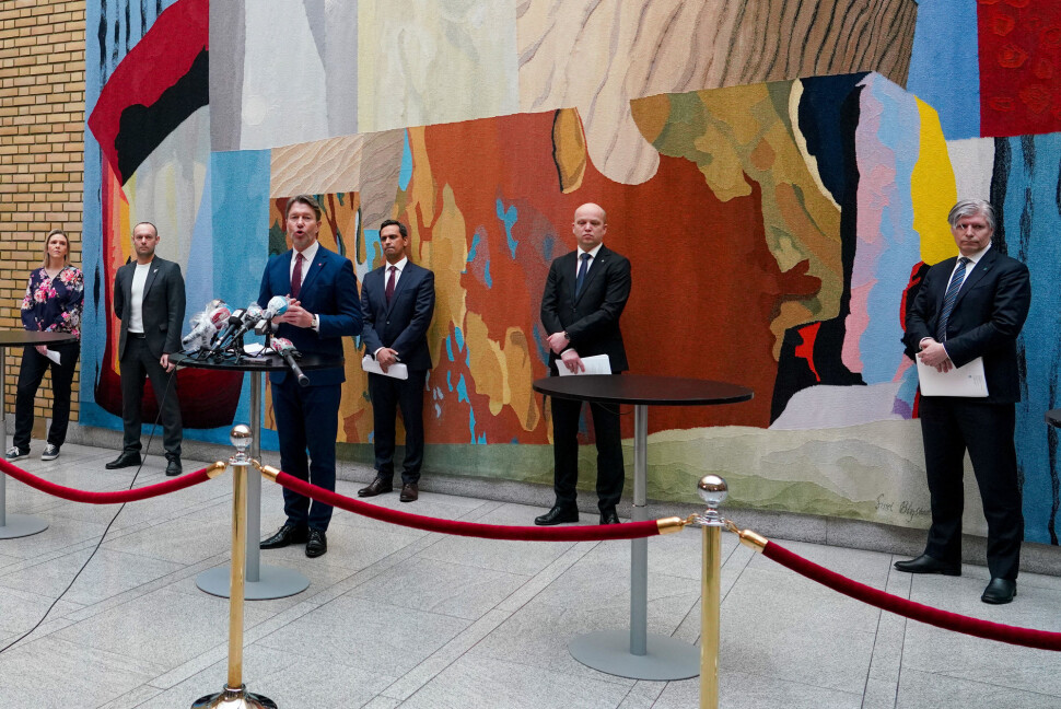 Stortinget la fram den endelige versjonen av krisepakke 3 tirsdag formiddag. Stortinget la fram den endelige versjonen av krisepakke 3 tirsdag formiddag.