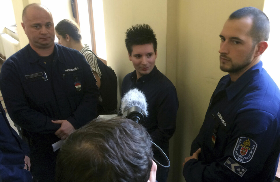 Rui Pinto (i midten) står bak datalekkasjen Football Leaks. Han ble pågrepet og utlevert fra Ungarn til hjemlandet Portugal i mars 2019.