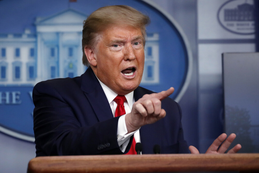 President Donald Trump raste mot mediene for å skrive at han ignorerte trusselen fra koronaviruset og ikke lyttet til ekspertene før det var for sent. President Donald Trump raste mot mediene for å skrive at han ignorerte trusselen fra koronaviruset og ikke lyttet til ekspertene før det var for sent.