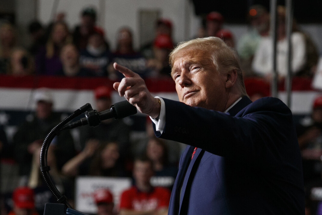 President Donald Trump skrev at journalistene bør levere tilbake «Noble Prizes» som de har mottatt. Han spurte også når «the Noble Committee» vil ta affære. President Donald Trump skrev at journalistene bør levere tilbake «Noble Prizes» som de har mottatt. Han spurte også når «the Noble Committee» vil ta affære.