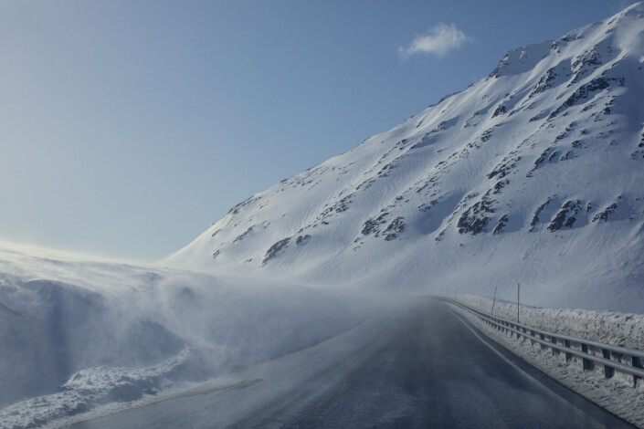 Snøfokk over Kvænangsfjellet. Snøfokk over Kvænangsfjellet.