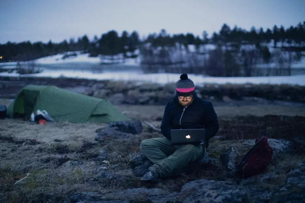 Per Christian Selmer-Anderssen (bildet) og Kyrre Lien har tilbrakt de fleste nettene i telt hittil på norgesturnéen fra nord til sør.