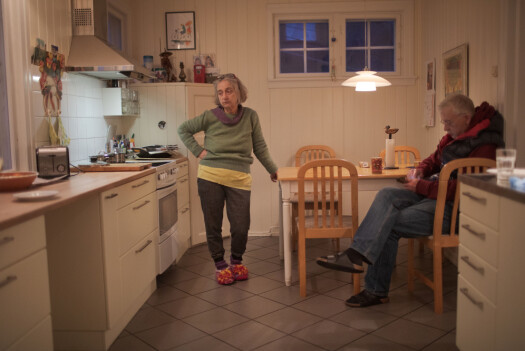 «Mine foreldre, mens de ikke gjør noe spesielt etter middag». «Mine foreldre, mens de ikke gjør noe spesielt etter middag».