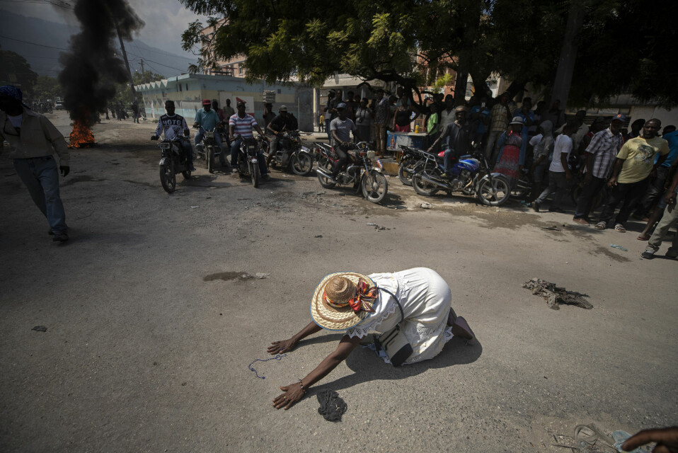 Dette bildet tatt av AP-fotograf Rebecca Blackwell kom til finalen. Bildet er fra Port-au-Prince.