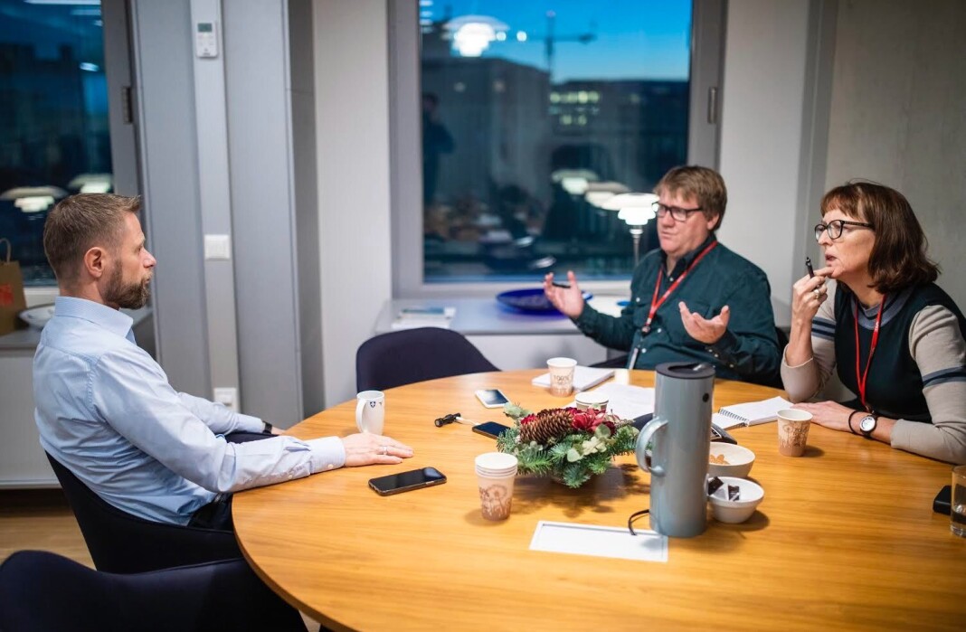 Avsløringene til VG fikk politiske konsekvenser. Her intervjuer Anne Stine Sæther og Eirik Mosveen helseminister Bent Høie (H). Avsløringene til VG fikk politiske konsekvenser. Her intervjuer Anne Stine Sæther og Eirik Mosveen helseminister Bent Høie (H).
