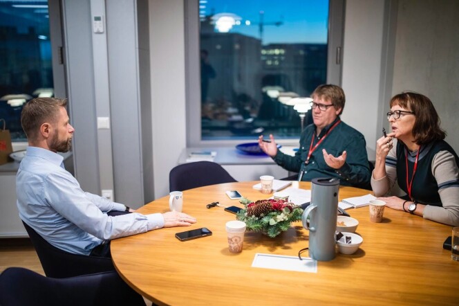 Avsløringene til VG fikk politiske konsekvenser. Her intervjuer Anne Stine Sæther og Eirik Mosveen helseminister Bent Høie (H). Avsløringene til VG fikk politiske konsekvenser. Her intervjuer Anne Stine Sæther og Eirik Mosveen helseminister Bent Høie (H).