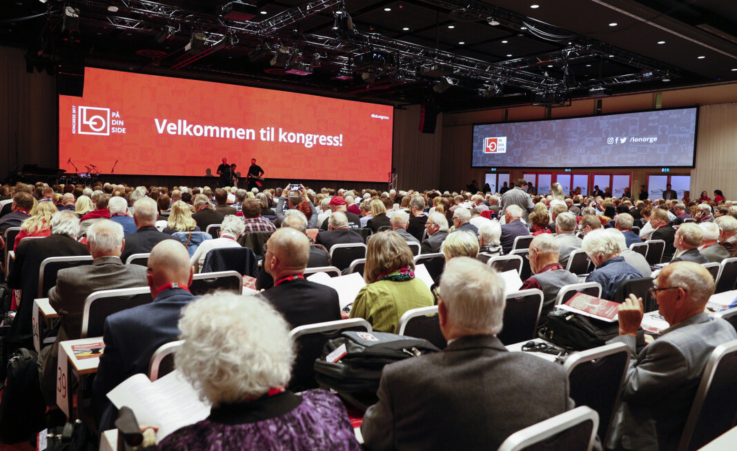 LO-kongressen gikk i 2017 inn for momsfritak for fagblader og tidsskrifter. LO-kongressen gikk i 2017 inn for momsfritak for fagblader og tidsskrifter.