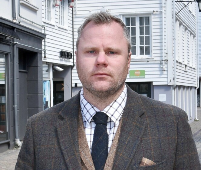 Etter en periode som konstituert, er Petter Emil Wikøren ansatt som ansvarlig redaktør i Lindesnes.