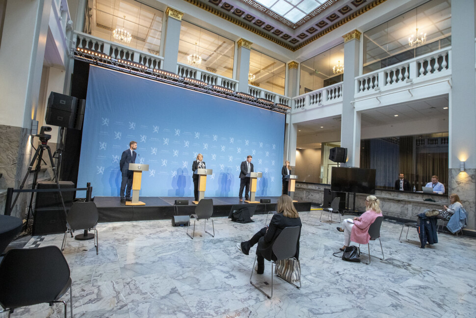Regjeringen holder tilbake en rekke rapporter og notater om koronakrisen. Regjeringen holder tilbake en rekke rapporter og notater om koronakrisen.