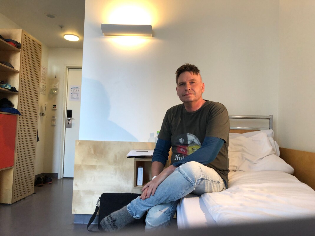 NRK-journalist Kjartan Trana bodde i over seks uker på dette sykehusrommet, på St. Olavs hospital i Trondheim, der han også fikk vite at han hadde en kreftsvulst i hjernen. NRK-journalist Kjartan Trana bodde i over seks uker på dette sykehusrommet, på St. Olavs hospital i Trondheim, der han også fikk vite at han hadde en kreftsvulst i hjernen.