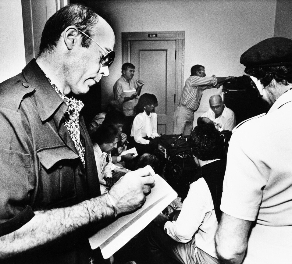 Her er igjen Hunter S. Thompson i retten, men denne gang på jobb for magasinet Rolling Stone. Bildet er fra 4. november 1982. Her er igjen Hunter S. Thompson i retten, men denne gang på jobb for magasinet Rolling Stone. Bildet er fra 4. november 1982.