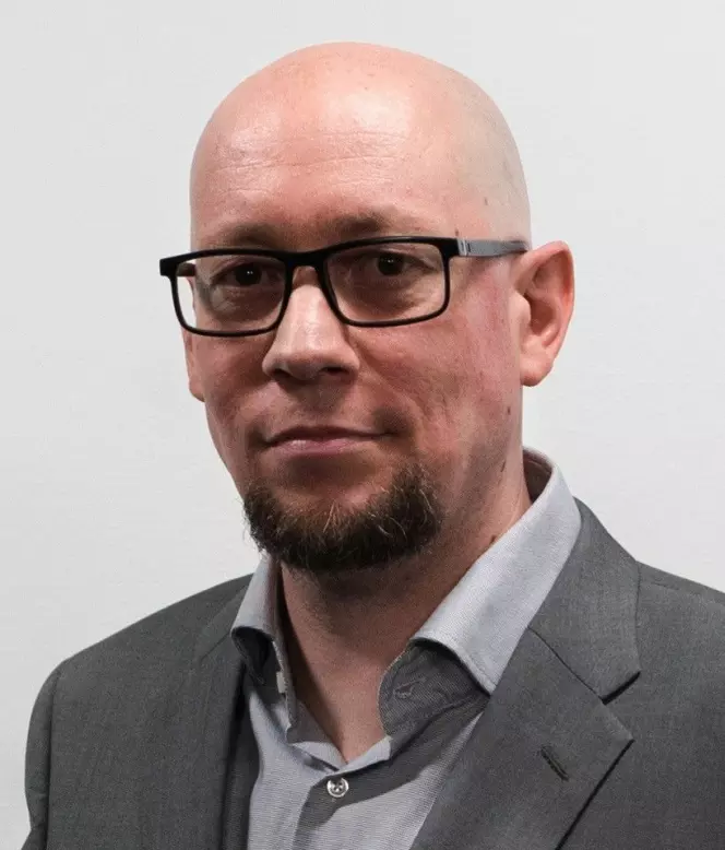 Spilljournalist Rune Fjeld Olsen blir nå fast bidragsytere i NRK.
