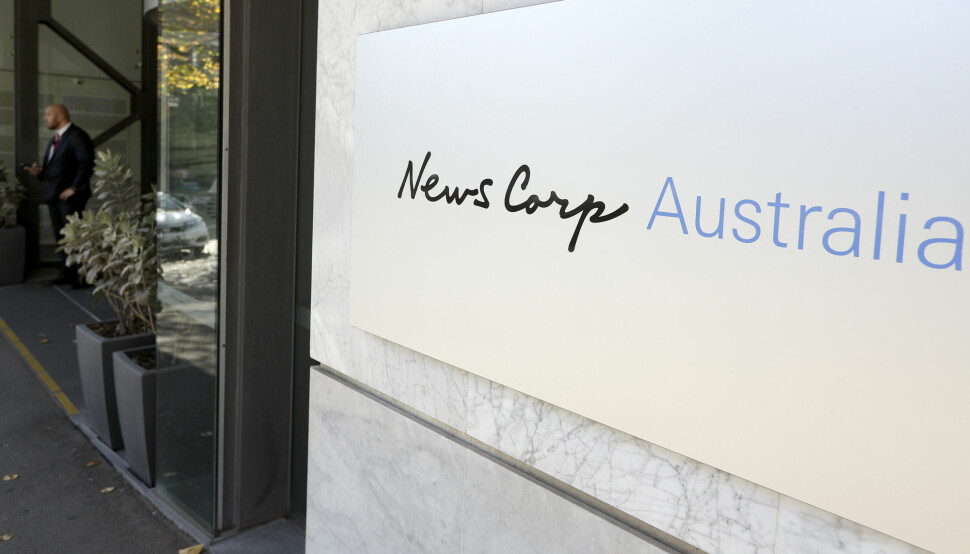 Rupert Murdochs News Corp legger ned over 100 papiraviser i Australia.