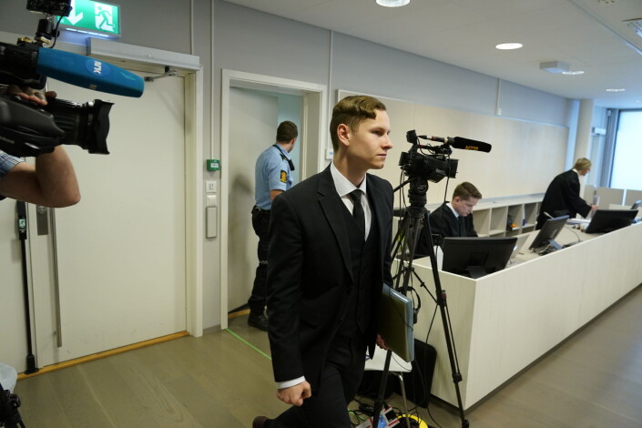 Draps- og terrortiltalte Philip Manshaus på vei inn i retten. Draps- og terrortiltalte Philip Manshaus på vei inn i retten.