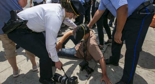 AP-fotograf angrepet på jobb