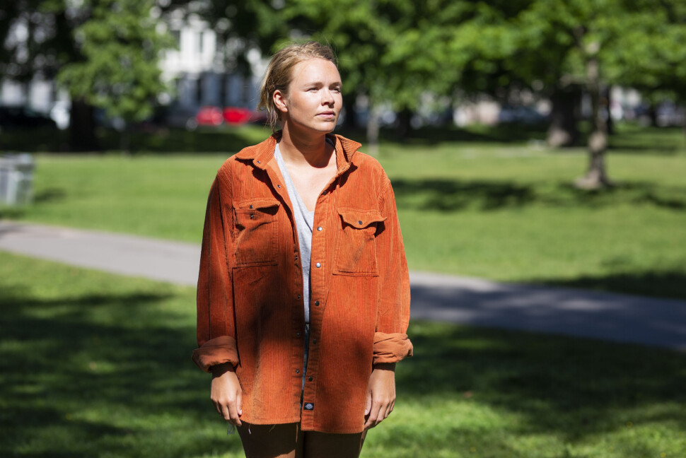 Vida Lill Berge hadde drømmejobben i NRK P3. Hun var der i to år og elleve måneder, på tolv ulike kontrakter, men så måtte hun slutte. Vida Lill Berge hadde drømmejobben i NRK P3. Hun var der i to år og elleve måneder, på tolv ulike kontrakter, men så måtte hun slutte.