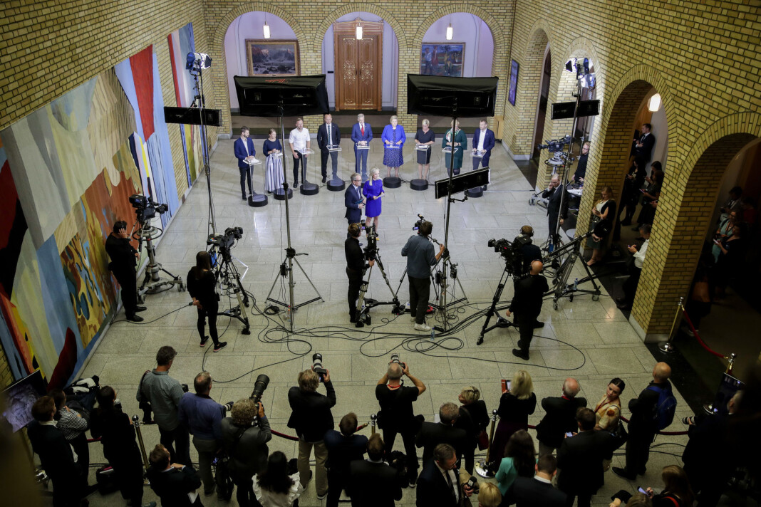 Partilederdebatt på Stortinget ledet av TV 2 Yvonne Fondenes og NRKs Magnus Takvam. Partilederdebatt på Stortinget ledet av TV 2 Yvonne Fondenes og NRKs Magnus Takvam.