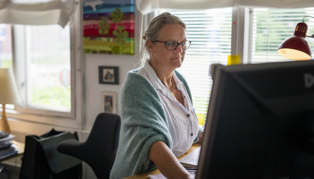 Trine Steen har de siste to årene hatt arbeidsplass i brakka utenfor TV-resepsjonen på Marienlyst, der NRKs fagforeninger holder til.