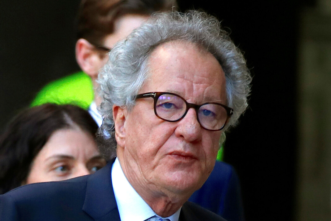 Geoffrey Rush vant en høyprofilert ærenkrenk-sak mot australske Daily Telegraph. Geoffrey Rush vant en høyprofilert ærenkrenk-sak mot australske Daily Telegraph.