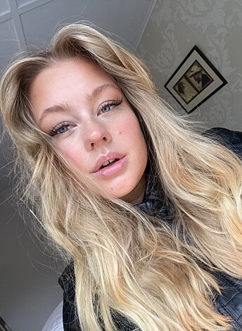 Johanne Ousdahl låner bil fra mora og utstyr fra redaksjonen mens hun er sommervikar i Tvedestrandsposten. Johanne Ousdahl låner bil fra mora og utstyr fra redaksjonen mens hun er sommervikar i Tvedestrandsposten.