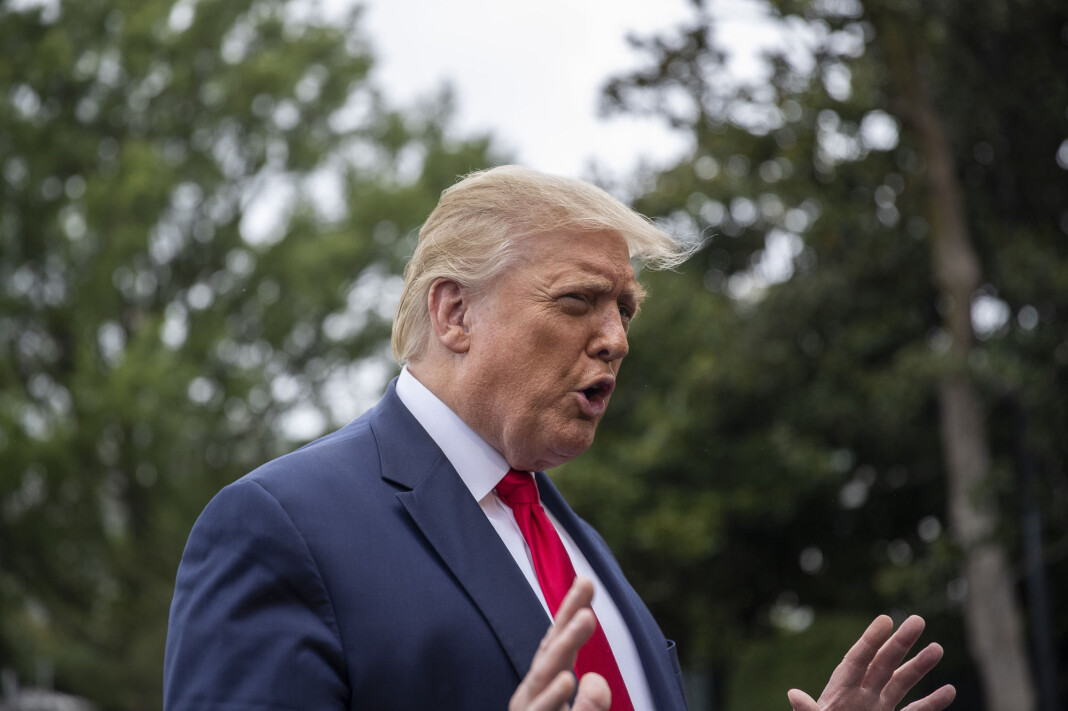President Donald Trump sier på et pressetreff fredag at USA vurderer å forby Tiktok. President Donald Trump sier på et pressetreff fredag at USA vurderer å forby Tiktok.