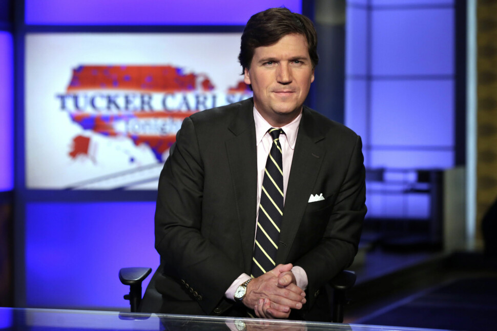 Omstridte Tucker Carlson leder det mest sette programmet på kanalen Fox News.