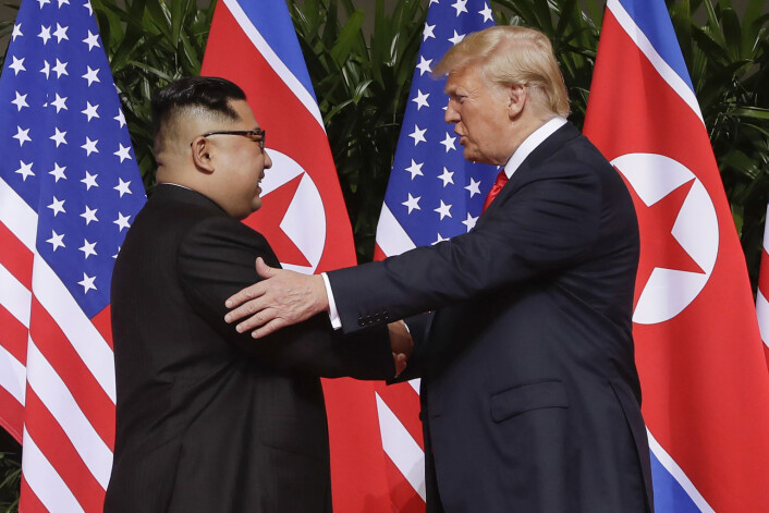 Tonen har ikke alltid vært god mellom Kim Jong-un (t.v.) og Donald Trump. En ny bok skal gi innblikk i brevvekslingen mellom de to lederne. Tonen har ikke alltid vært god mellom Kim Jong-un (t.v.) og Donald Trump. En ny bok skal gi innblikk i brevvekslingen mellom de to lederne.