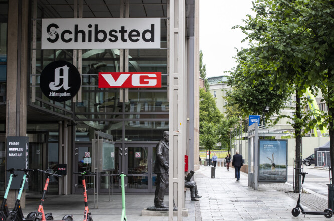 Både VG og Aftenposten har bare 20 prosent av sine ansatte på jobb i Akersgata 55. Resten skal fortsatt jobbe hjemmefra. Både VG og Aftenposten har bare 20 prosent av sine ansatte på jobb i Akersgata 55. Resten skal fortsatt jobbe hjemmefra.