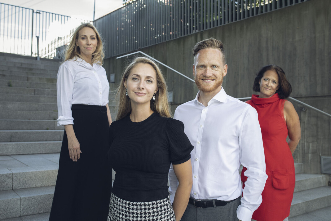 Disse skal fronte DNs nye ledelsessatsing, fra venstre: Journalist Jorun Sofie F. Aartun, organisasjonspsykologene Gitte og Thomas Nesset Midelfart og kommentator Eva Grinde. Disse skal fronte DNs nye ledelsessatsing, fra venstre: Journalist Jorun Sofie F. Aartun, organisasjonspsykologene Gitte og Thomas Nesset Midelfart og kommentator Eva Grinde.