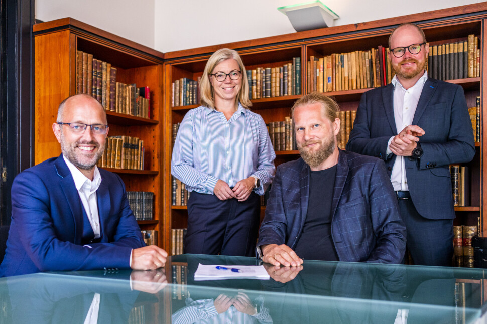 Fra venstre: NTBs sjefredaktør Mads Yngve Storvik, Aftenpostens sjefredaktør Trine Eilertsen, nasjonalbibliotekar Aslak Sira Myhre og VGs sjefredaktør Gard Steiro. Fra venstre: NTBs sjefredaktør Mads Yngve Storvik, Aftenpostens sjefredaktør Trine Eilertsen, nasjonalbibliotekar Aslak Sira Myhre og VGs sjefredaktør Gard Steiro.