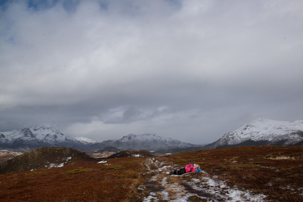 – Vi glemmer at vi er natur, sier fotograf Kristina R. Johnsen, som sammen med LA-fotograf Sunny Strader lagde fotoprosjektet «Hungry – A Covid Conversation». – Vi glemmer at vi er natur, sier fotograf Kristina R. Johnsen, som sammen med LA-fotograf Sunny Strader lagde fotoprosjektet «Hungry – A Covid Conversation».