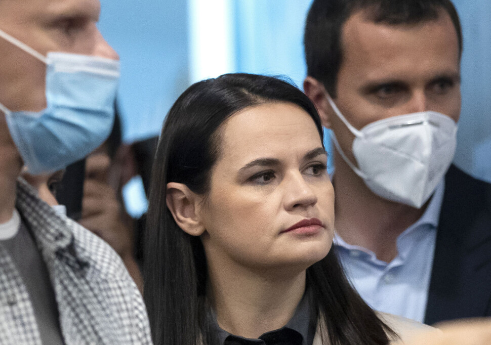 Svetlana Tikhanovskaja ber Russland stille seg på det hviterussiske folkets side. Svetlana Tikhanovskaja ber Russland stille seg på det hviterussiske folkets side.