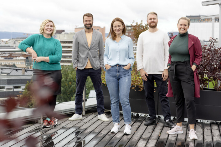 Produktteamet: Fra venstre Ingrid Indseth (produktsjef), Kåre Henriksen (produktsjef), Trine Hanche Aasen (produktsjef), Joakim Nilsen (designer) og Julie Lundgren (strategi- og produktdirektør). Produktteamet: Fra venstre Ingrid Indseth (produktsjef), Kåre Henriksen (produktsjef), Trine Hanche Aasen (produktsjef), Joakim Nilsen (designer) og Julie Lundgren (strategi- og produktdirektør).