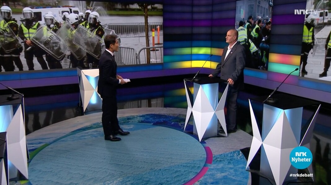 Kringkastingsrådet er delt i synet på om det var riktig å invitere Sian-leder Lars Thorsen til NRKs Debatten. Kringkastingsrådet er delt i synet på om det var riktig å invitere Sian-leder Lars Thorsen til NRKs Debatten.