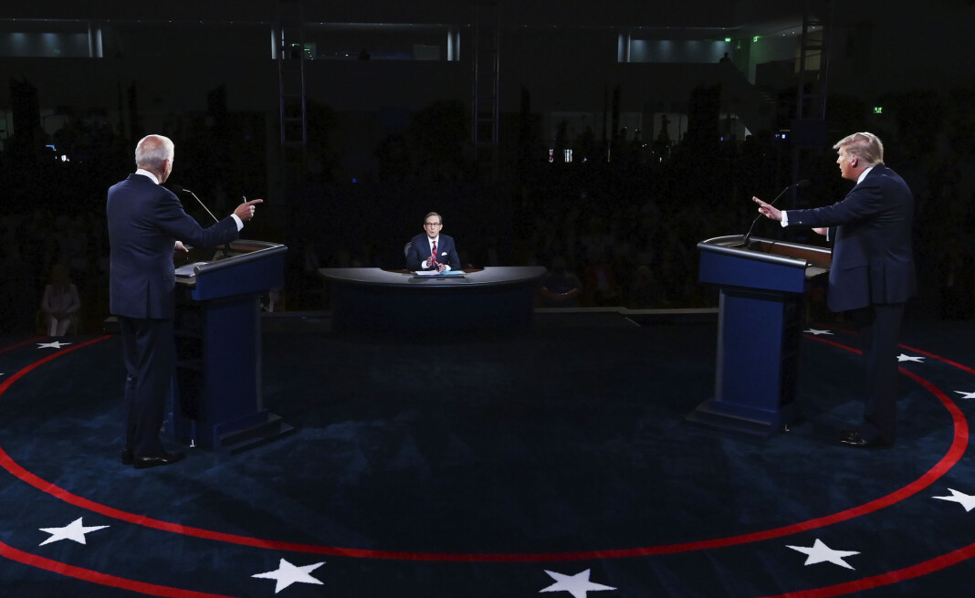 President Donald Trump og tidligere visepresident Joe Biden barket tirsdag sammen i en kaotisk debatt i Cleveland, ledet av Fox News-journalit Chris Wallace. President Donald Trump og tidligere visepresident Joe Biden barket tirsdag sammen i en kaotisk debatt i Cleveland, ledet av Fox News-journalit Chris Wallace.