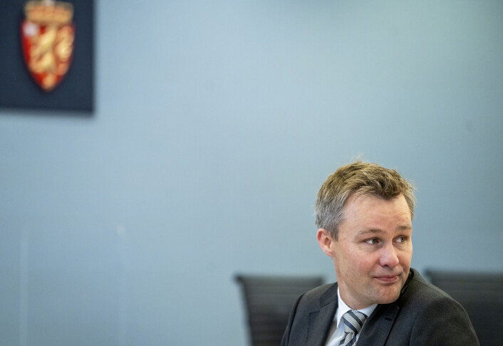 Medforsvarer Bernt Heiberg vil be retten om at journalistene får forklaringsplikt. Medforsvarer Bernt Heiberg vil be retten om at journalistene får forklaringsplikt.