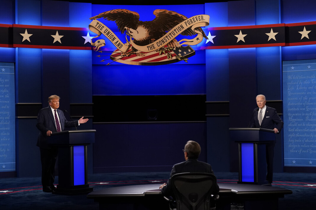 Den erfarne TV-journalisten Chris Wallace fra Fox News var ordstyrer under tirsdagens 90 minutter lange debatt mellom Donald Trump og Joe Biden i Cleveland. Den erfarne TV-journalisten Chris Wallace fra Fox News var ordstyrer under tirsdagens 90 minutter lange debatt mellom Donald Trump og Joe Biden i Cleveland.