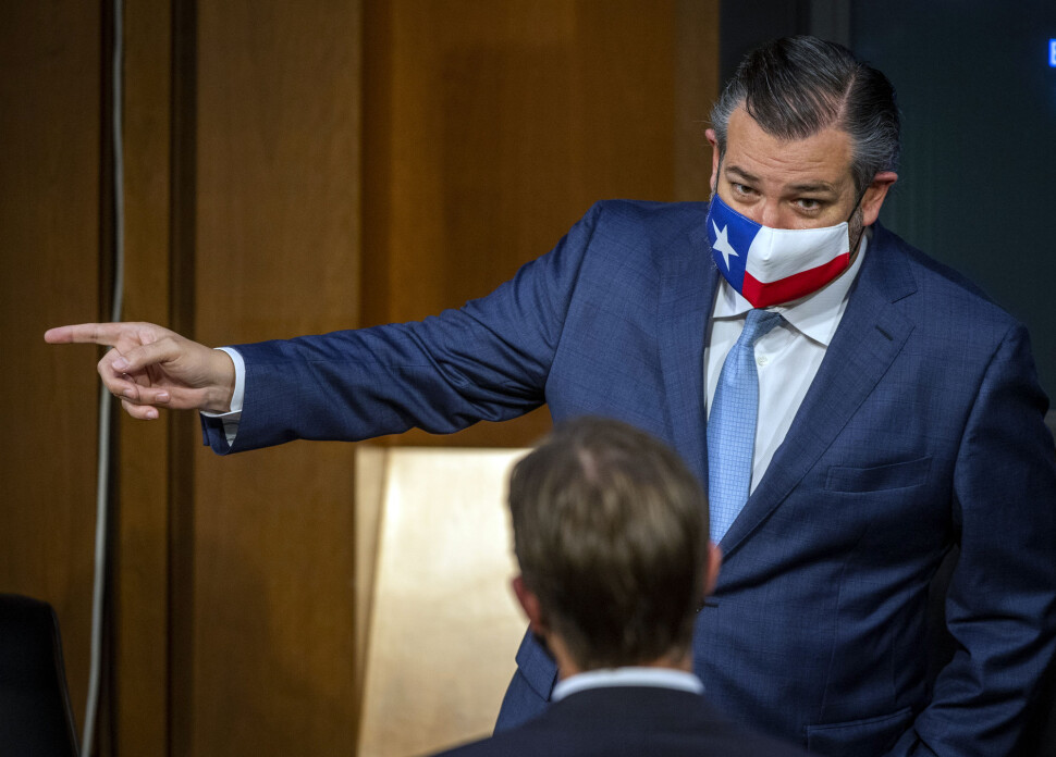 Senator Ted Cruz (bildet) mener at Twitter misbruker sin makt når selskapet hindrer brukere i å dele en artikkel som inneholder korrupsjonsanklager mot Demokratenes presidentkandidat Joe Biden. Senator Ted Cruz (bildet) mener at Twitter misbruker sin makt når selskapet hindrer brukere i å dele en artikkel som inneholder korrupsjonsanklager mot Demokratenes presidentkandidat Joe Biden.
