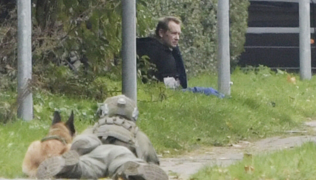 Danske Peter Madsen, som soner en livstidsdom for drapet på journalisten Kim Wall, forsøkte tirsdag å rømme fra fengselet han soner i. Han ble pågrepet etter kort tid. Danske Peter Madsen, som soner en livstidsdom for drapet på journalisten Kim Wall, forsøkte tirsdag å rømme fra fengselet han soner i. Han ble pågrepet etter kort tid.
