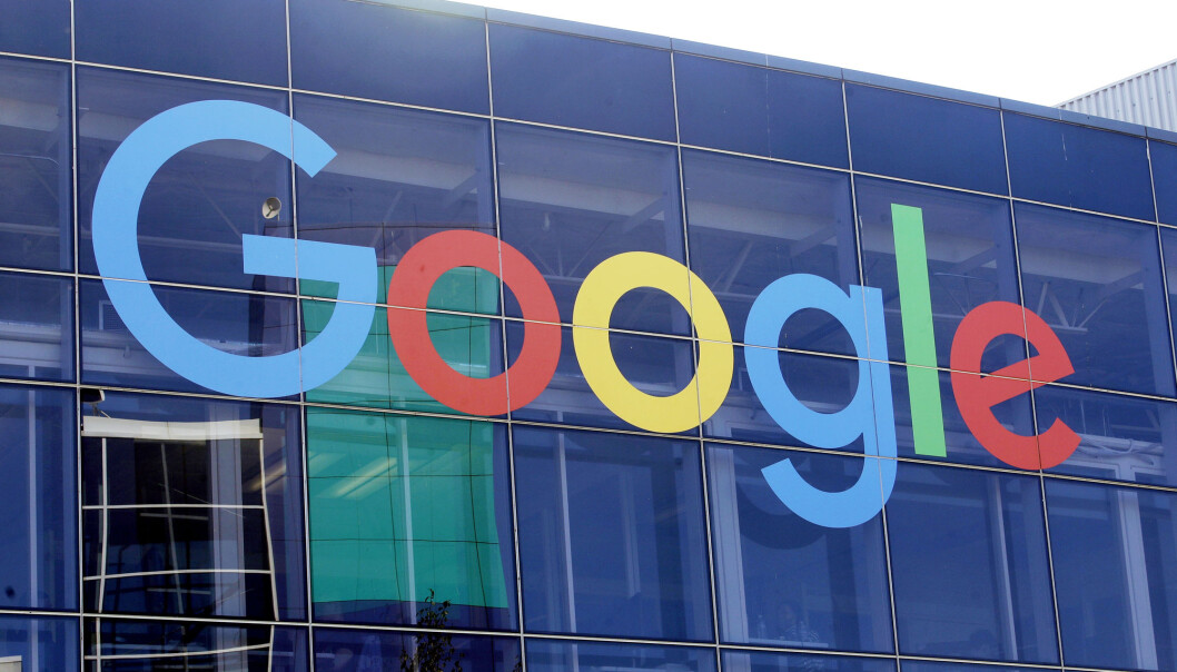 Google blir anklaget for monopolisering og forhindring av fri konkurranse på søkemotorfeltet. Google blir anklaget for monopolisering og forhindring av fri konkurranse på søkemotorfeltet.