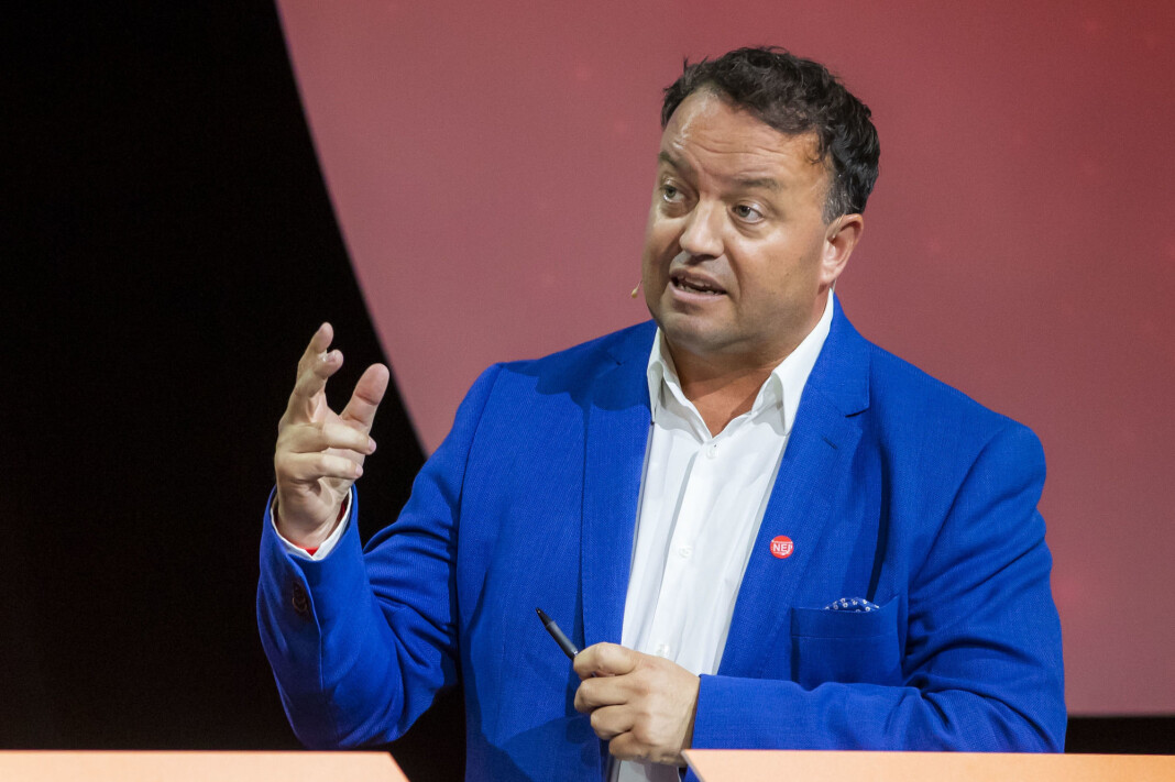 Frode Myrhol sier partiet vil offentliggjøre hvem som blir valgt til verv etter landsmøtet som blir delvis stengt for pressen. Frode Myrhol sier partiet vil offentliggjøre hvem som blir valgt til verv etter landsmøtet som blir delvis stengt for pressen.