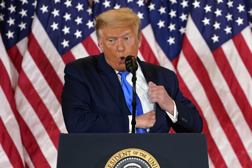Det siste døgnet har Twitter merket flere tweets fra Donald Trump som villedende. Det siste døgnet har Twitter merket flere tweets fra Donald Trump som villedende.