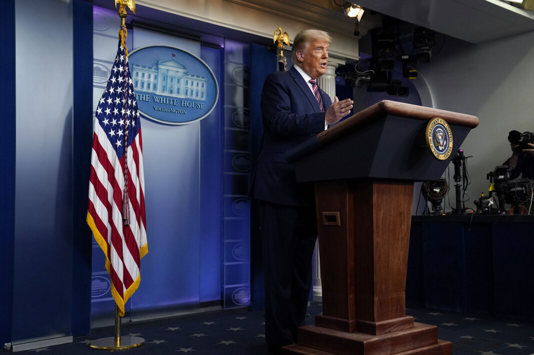 President Donald Trump under talen som ble kuttet av tre TV-kanaler. President Donald Trump under talen som ble kuttet av tre TV-kanaler.