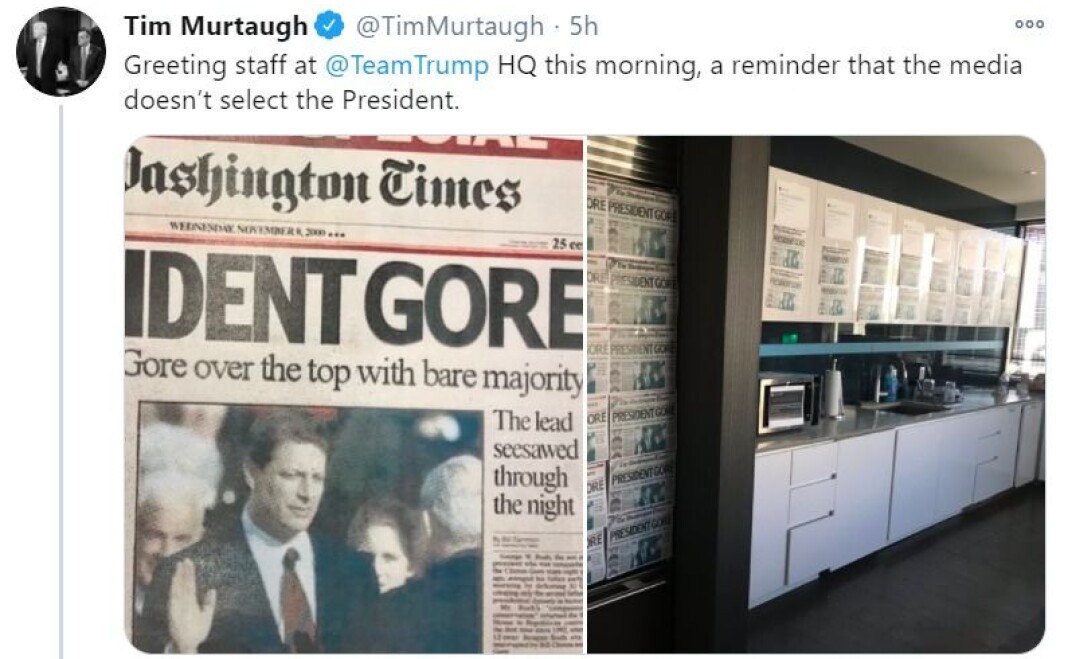 Den falske Washington Times-forsiden Trump-valgkampens kommunikasjonsdirektør Tim Murtaugh senere slettet fra Twitter. Den falske Washington Times-forsiden Trump-valgkampens kommunikasjonsdirektør Tim Murtaugh senere slettet fra Twitter.