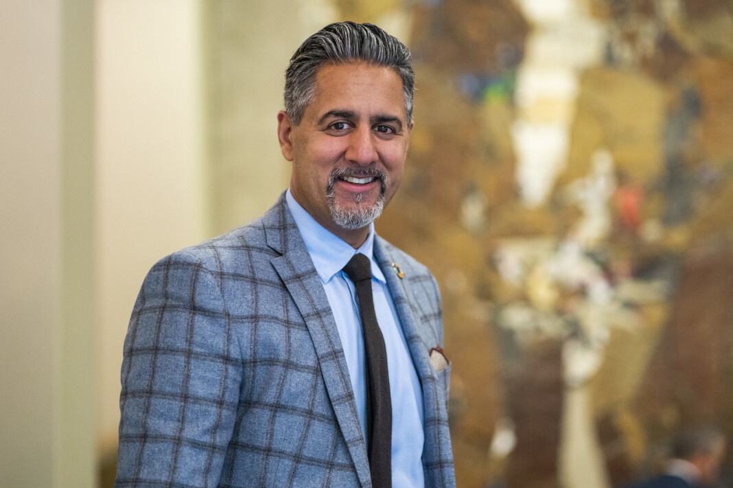 – Lokale lyd- og bildemedier er viktig for mediemangfoldet i Norge, sier kultur- og likestillingsminister Abid Raja (V) etter Stortingets muntlige spørretime onsdag. – Lokale lyd- og bildemedier er viktig for mediemangfoldet i Norge, sier kultur- og likestillingsminister Abid Raja (V) etter Stortingets muntlige spørretime onsdag.