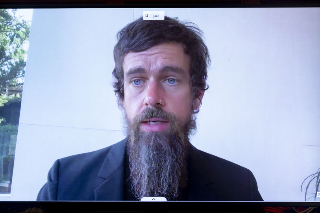Twitter-sjef Jack Dorsey, her under en høring i Senatet i slutten av oktober, der han deltok via videooverføring. Twitter-sjef Jack Dorsey, her under en høring i Senatet i slutten av oktober, der han deltok via videooverføring.