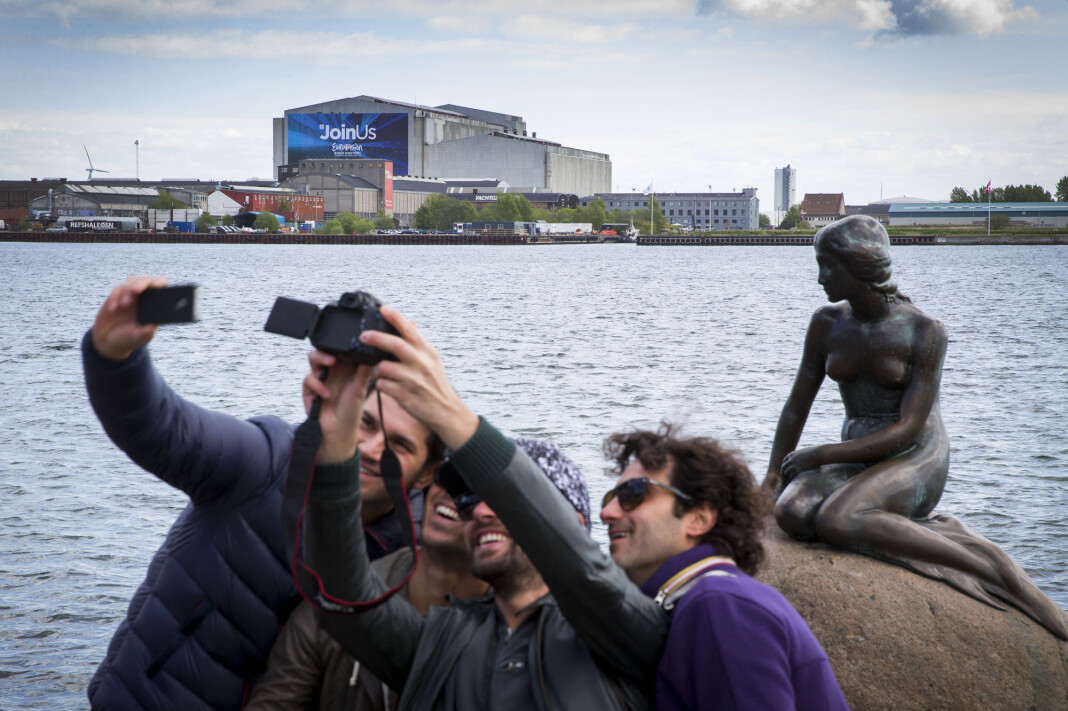 Medier som bruker bilder av Den lille havfrue, risikerer pengekrav fra skulptørens arvinger. Medier som bruker bilder av Den lille havfrue, risikerer pengekrav fra skulptørens arvinger.