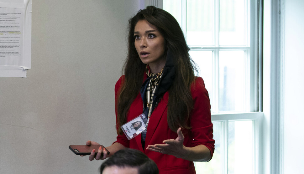 OAN-korrespondent Chanel Rion på jobb i Det hvite hus. OAN-korrespondent Chanel Rion på jobb i Det hvite hus.